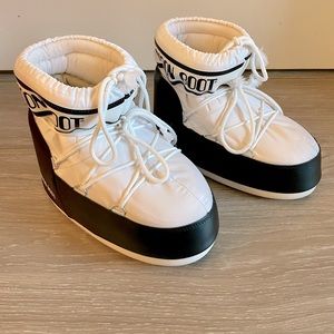 The Original MOON BOOT, ICON LOW WHITE NYLON BOOTS, 7-8.5 / EU 39-41